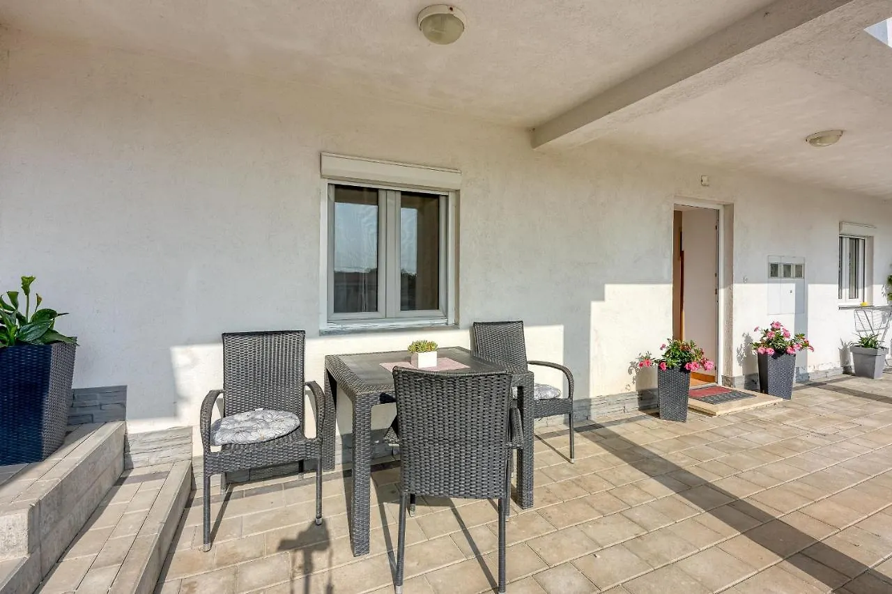 Apartman Mia Kanfanar Hırvatistan