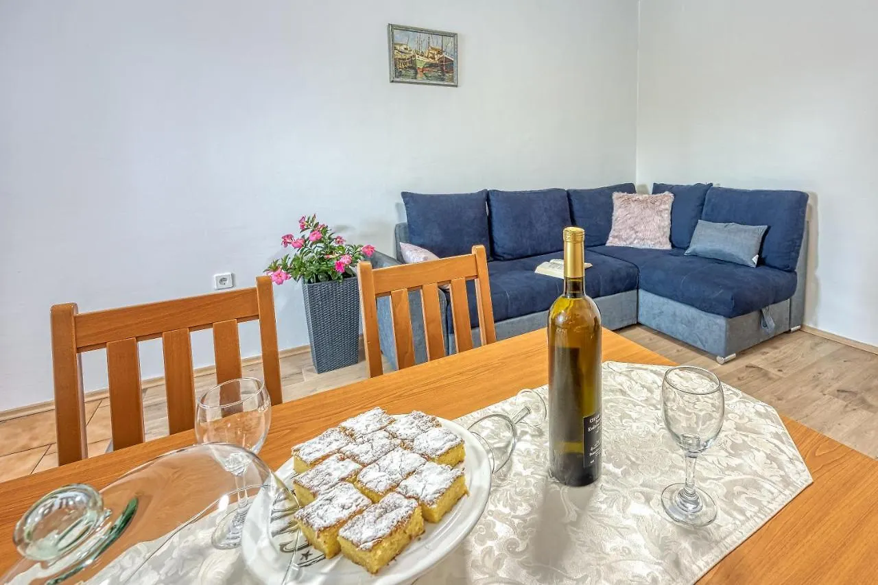 Daire Apartman Mia Kanfanar Hırvatistan